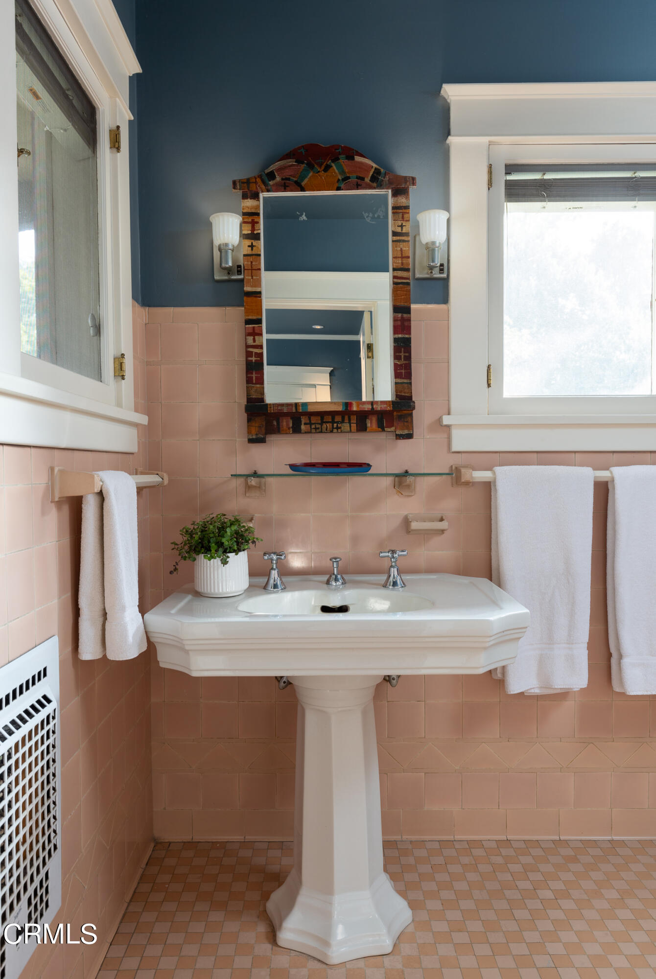 470 Bradford Street Pasadena, CA 91105 - Photo 34 of 75 a bathroom with a sink a vanity and a mirror