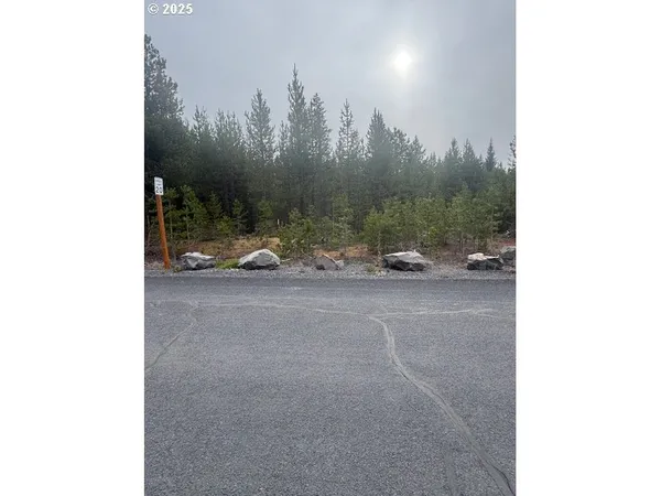$70,000 | Royce Mountain Way, Crescent Lake, OR 97733