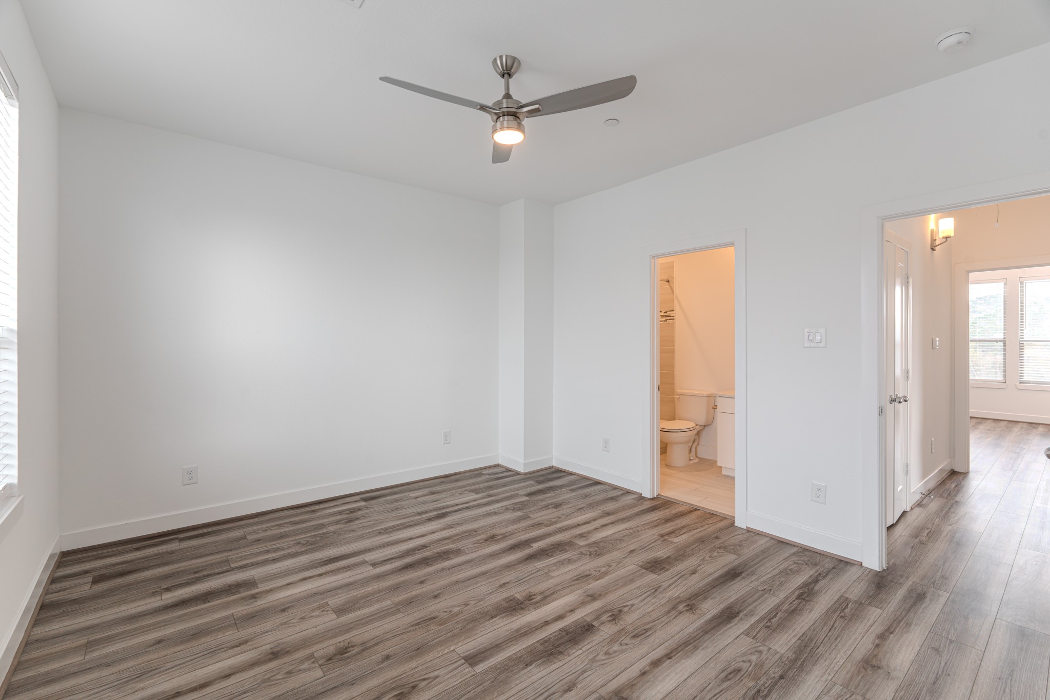 18736 B Centro Main Street Conroe, TX 77385 - Photo 21 of 26