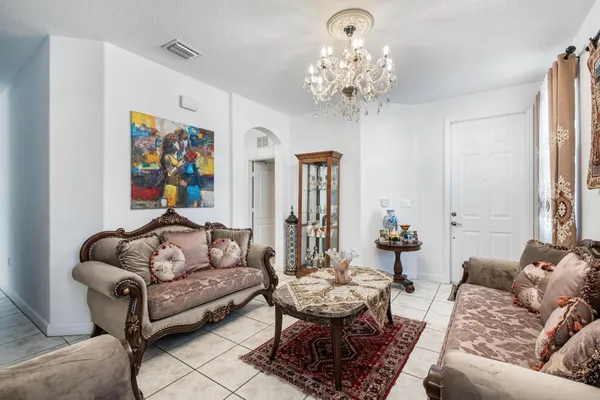 $899,900 | 8741 Northwest 110th Avenue, Doral, FL 33178