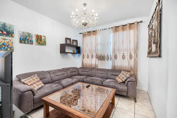 $899,900 | 8741 Northwest 110th Avenue, Doral, FL 33178