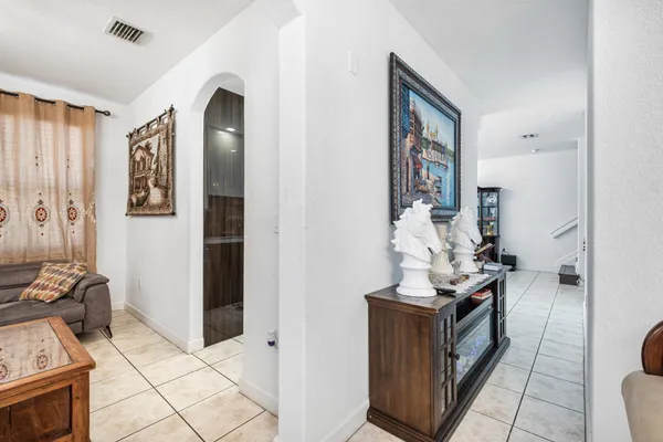 $899,900 | 8741 Northwest 110th Avenue, Doral, FL 33178