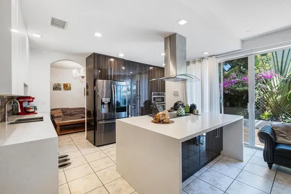 $899,900 | 8741 Northwest 110th Avenue, Doral, FL 33178