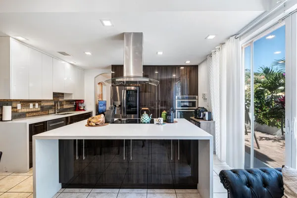 $899,900 | 8741 Northwest 110th Avenue, Doral, FL 33178
