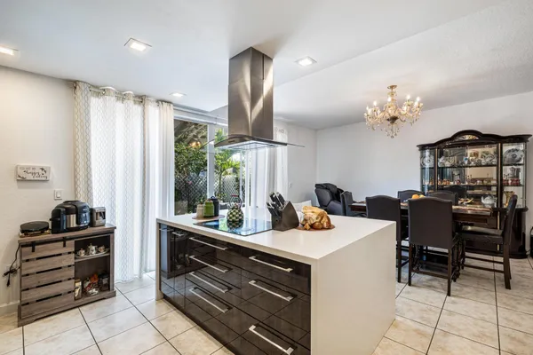 $899,900 | 8741 Northwest 110th Avenue, Doral, FL 33178