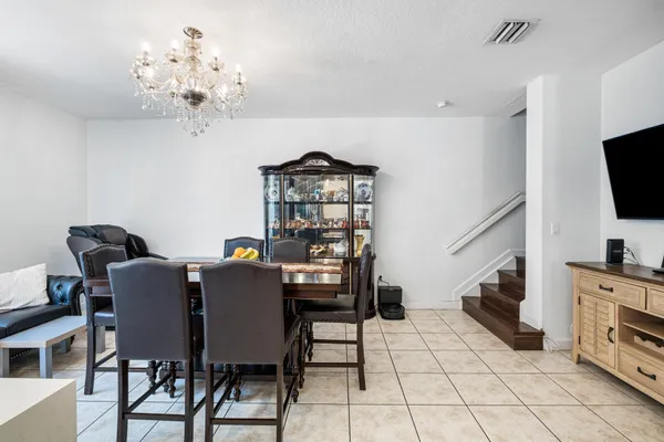 $899,900 | 8741 Northwest 110th Avenue, Doral, FL 33178