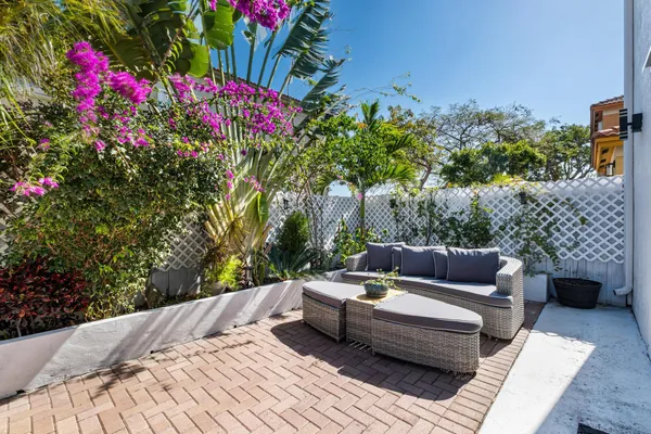 $899,900 | 8741 Northwest 110th Avenue, Doral, FL 33178