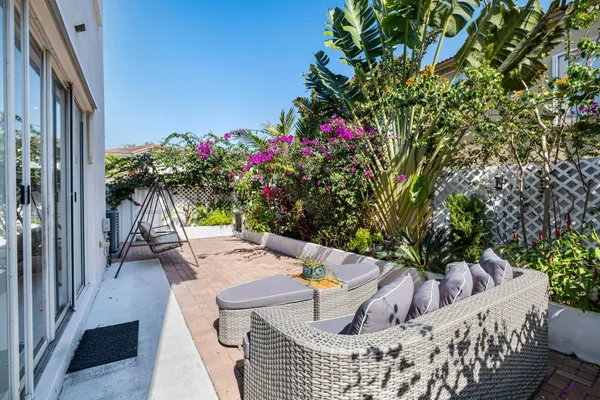 $899,900 | 8741 Northwest 110th Avenue, Doral, FL 33178