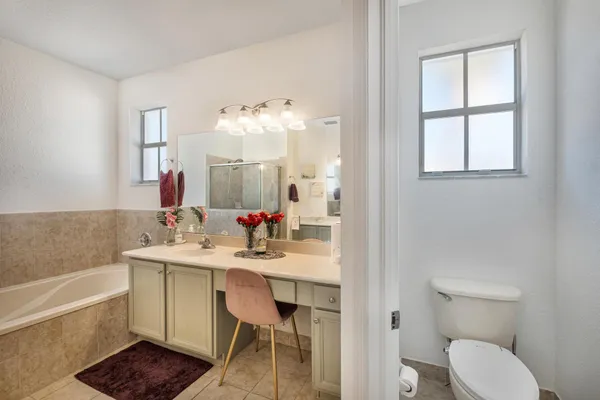 $899,900 | 8741 Northwest 110th Avenue, Doral, FL 33178