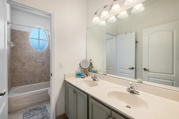 $899,900 | 8741 Northwest 110th Avenue, Doral, FL 33178