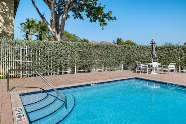 $899,900 | 8741 Northwest 110th Avenue, Doral, FL 33178