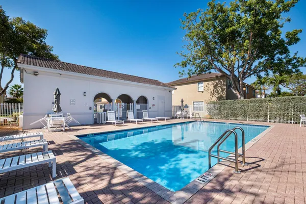 $899,900 | 8741 Northwest 110th Avenue, Doral, FL 33178