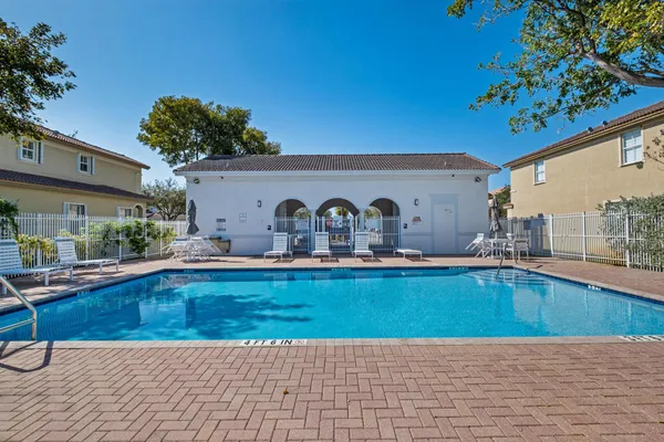 $899,900 | 8741 Northwest 110th Avenue, Doral, FL 33178