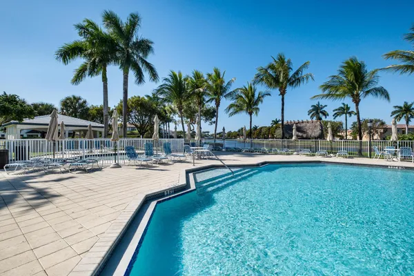 $899,900 | 8741 Northwest 110th Avenue, Doral, FL 33178