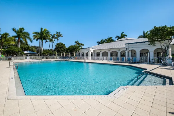 $899,900 | 8741 Northwest 110th Avenue, Doral, FL 33178