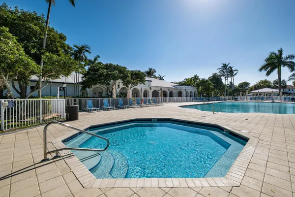 $899,900 | 8741 Northwest 110th Avenue, Doral, FL 33178