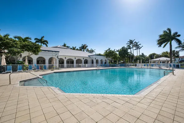 $899,900 | 8741 Northwest 110th Avenue, Doral, FL 33178