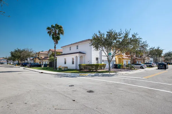 $899,900 | 8741 Northwest 110th Avenue, Doral, FL 33178