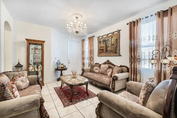 $899,900 | 8741 Northwest 110th Avenue, Doral, FL 33178