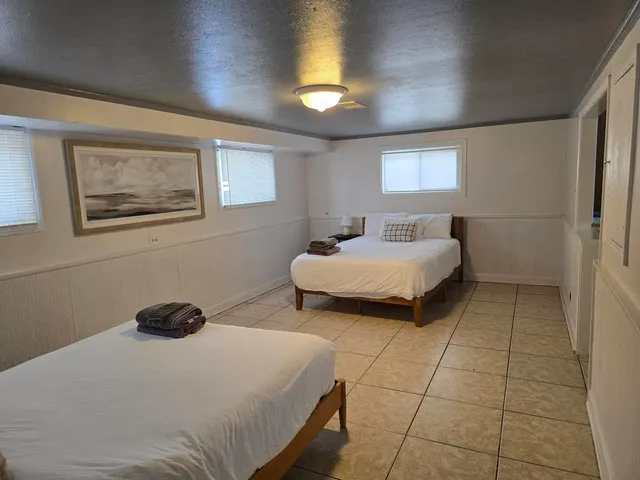 $3,200 | 7014 North Kilbourn Avenue, Lincolnwood, IL 60712