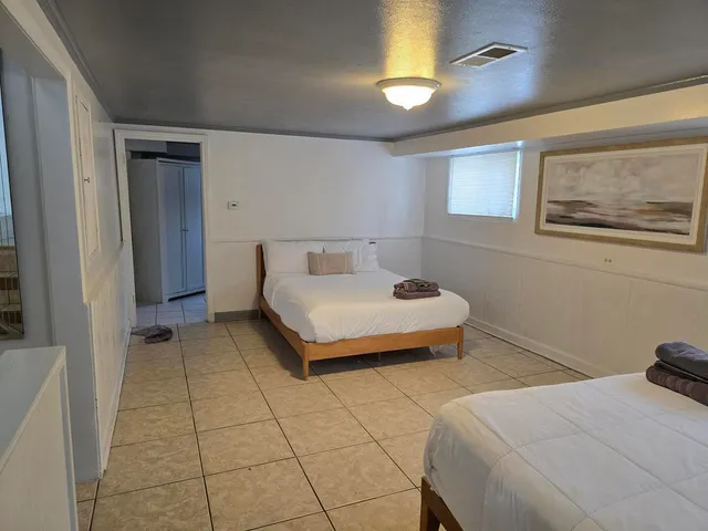 $3,200 | 7014 North Kilbourn Avenue, Lincolnwood, IL 60712