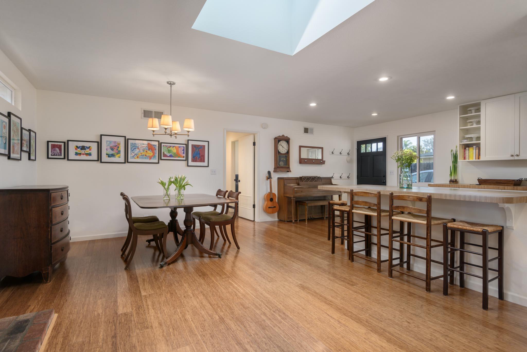 7841 Rio Vista Drive Goleta, CA 93117 - Photo 8 of 21 Great room