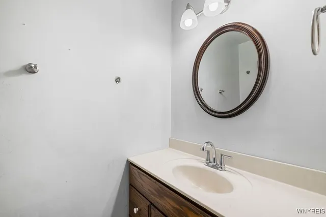 $399,900 | 4822 East Eddy Drive, Lewiston, NY 14092