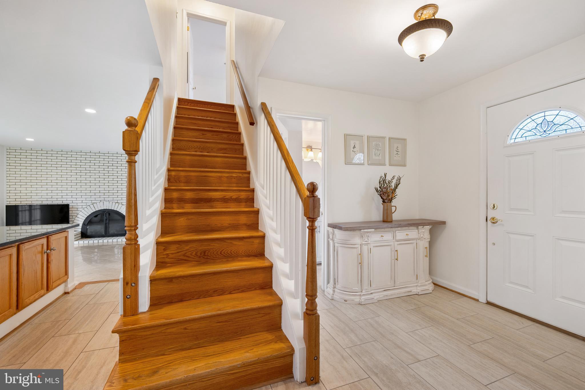 13625 Middlevale Lane Silver Spring, MD 20906 - Photo 4 of 30 Foyer
