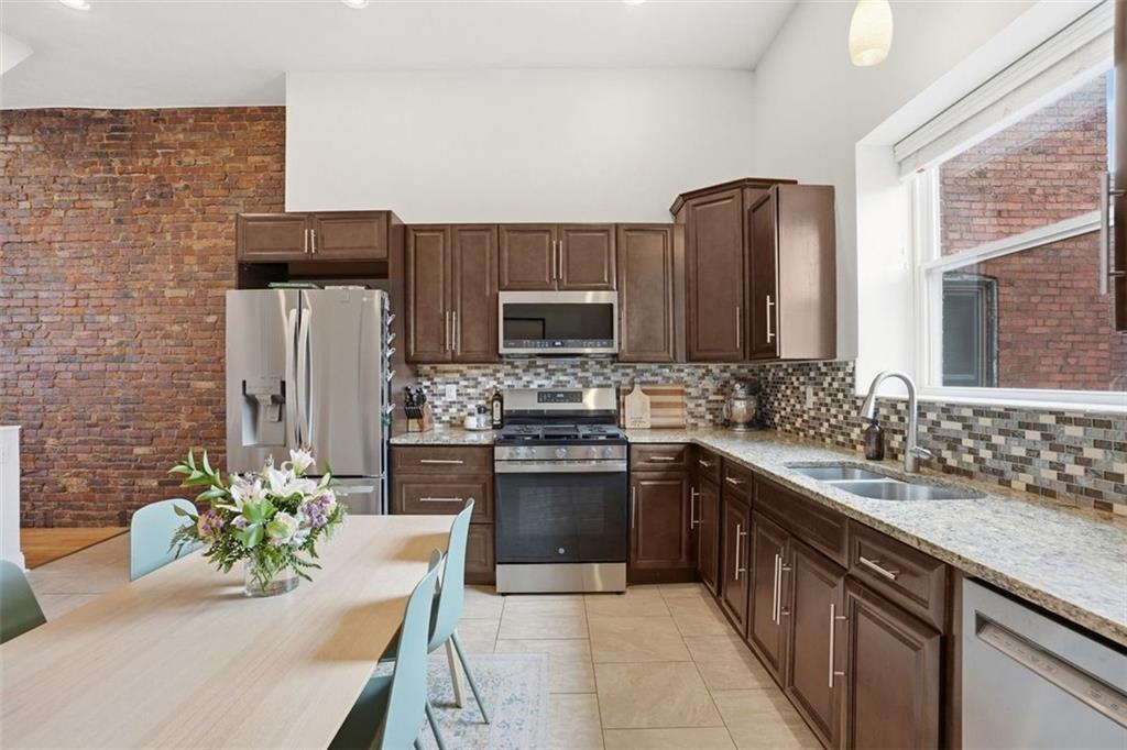 5317 Keystone Street Pittsburgh, PA 15201 - Photo 10 of 48