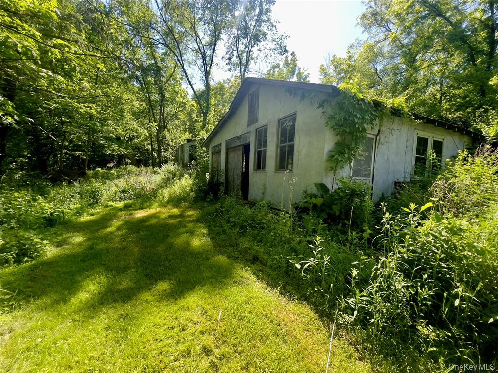4 Old Turnpike Road Bloomingburg, NY 12721 - Photo 9 of 27 View of yard