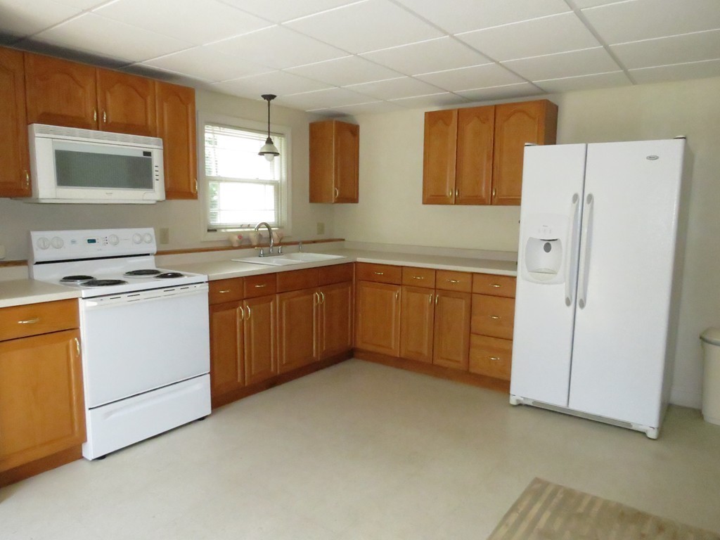 49 Carleton Road Millbury, MA 01527 - Photo 22 of 29 Gallery Image 22