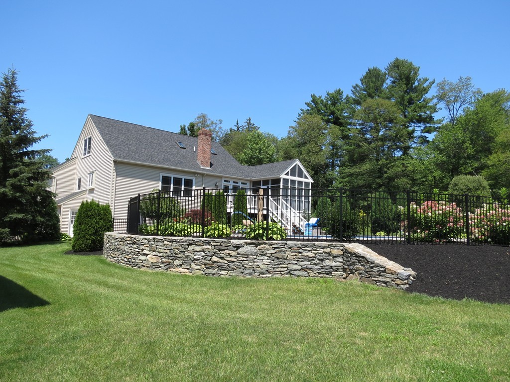 49 Carleton Road Millbury, MA 01527 - Photo 3 of 29 Gallery Image 3