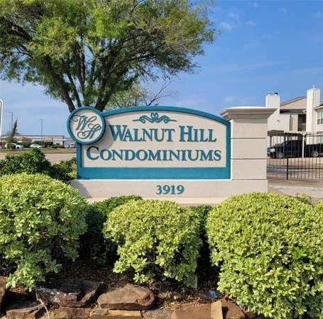 $95,000 | 3919 Fairmont Parkway, Unit 255, Pasadena, TX 77504