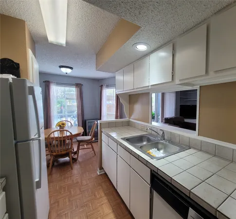 $95,000 | 3919 Fairmont Parkway, Unit 255, Pasadena, TX 77504