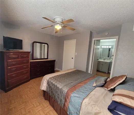 $95,000 | 3919 Fairmont Parkway, Unit 255, Pasadena, TX 77504