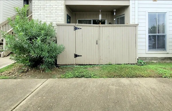 $95,000 | 3919 Fairmont Parkway, Unit 255, Pasadena, TX 77504