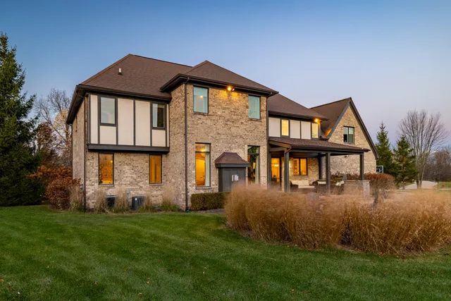 $1,795,000 | 21043 Maybury Park Drive, Northville, MI 48167