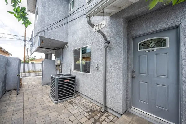 $3,500 | 6719 1/2 Vineland Avenue, North Hollywood, CA 91606