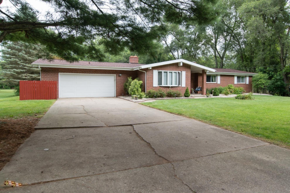 4331 Minges Road South Battle Creek, MI 49015 - Photo 2 of 47 DSC_6107