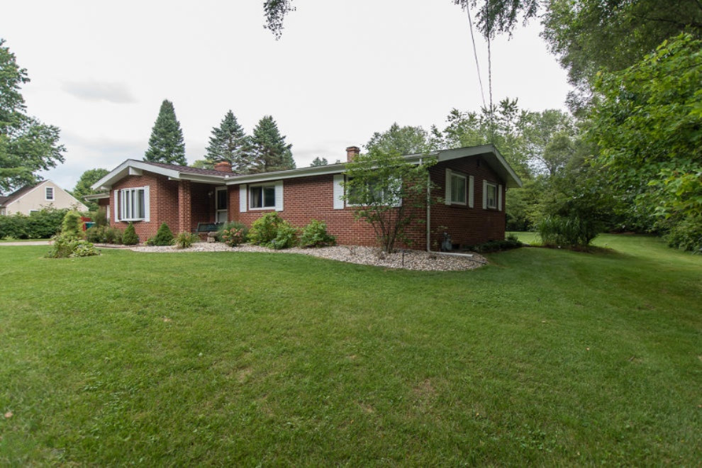 4331 Minges Road South Battle Creek, MI 49015 - Photo 4 of 47 DSC_6111