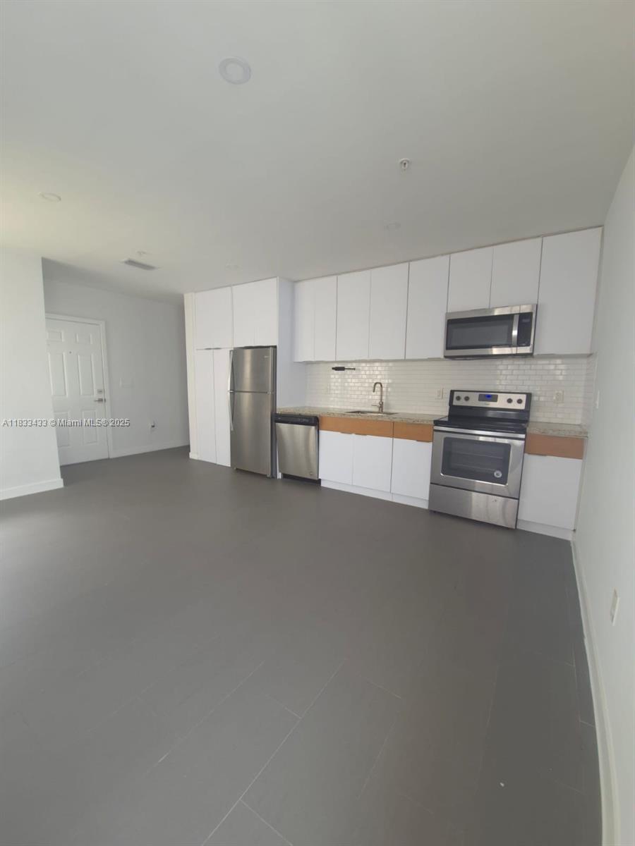 1211 Euclid Avenue, Unit 11 Miami Beach, FL 33139 - Photo 5 of 19