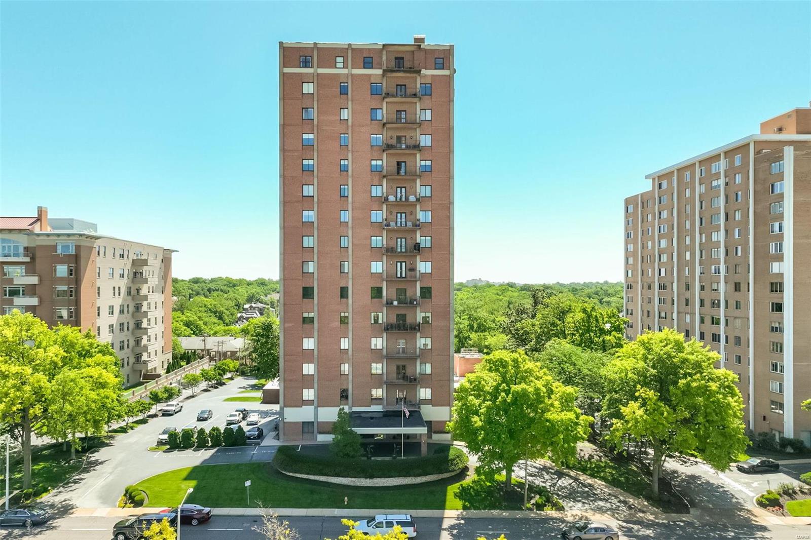 816 South Hanley Road, Unit 4D Clayton, MO 63105 - Photo 1 of 43 Gallery Image 1