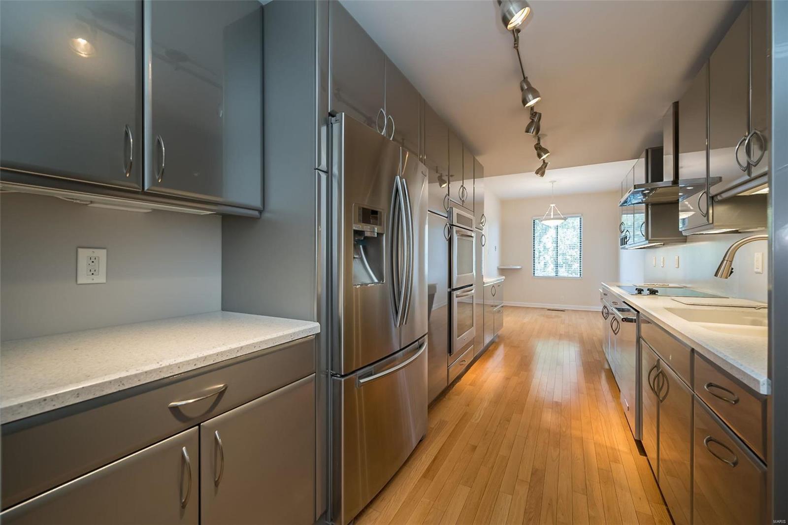 816 South Hanley Road, Unit 4D Clayton, MO 63105 - Photo 13 of 43 Gallery Image 13