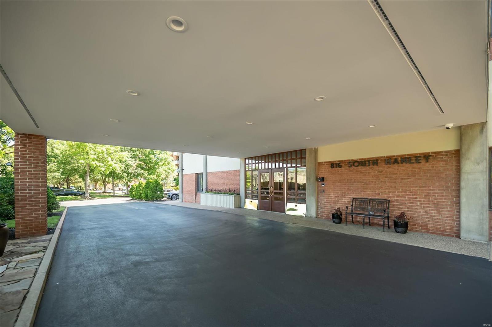 816 South Hanley Road, Unit 4D Clayton, MO 63105 - Photo 42 of 43 Gallery Image 42