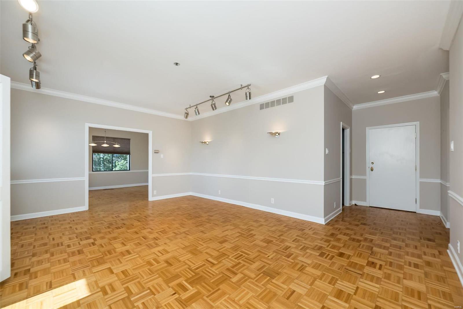 816 South Hanley Road, Unit 4D Clayton, MO 63105 - Photo 10 of 43 Gallery Image 10