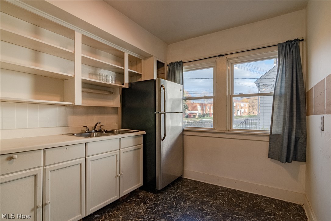 2396 Noble Road Cleveland Heights, OH 44121 - Photo 12 of 33