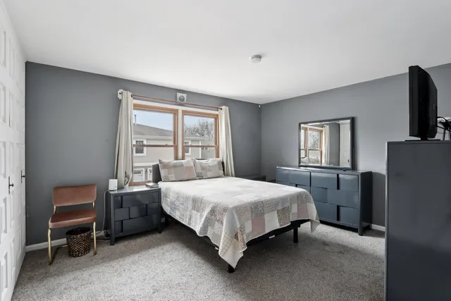 $209,000 | 408 Farmingdale Circle, Unit 408, Vernon Hills, IL 60061