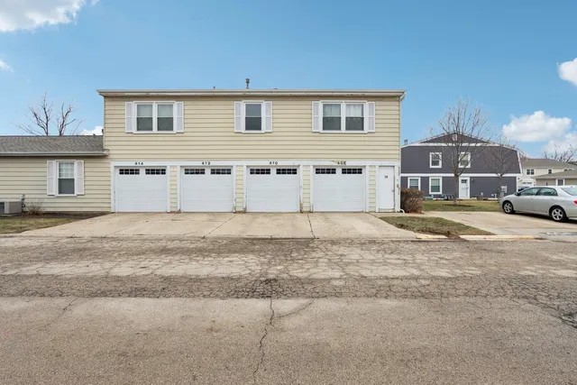 $209,000 | 408 Farmingdale Circle, Unit 408, Vernon Hills, IL 60061