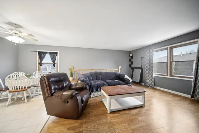 $209,000 | 408 Farmingdale Circle, Unit 408, Vernon Hills, IL 60061