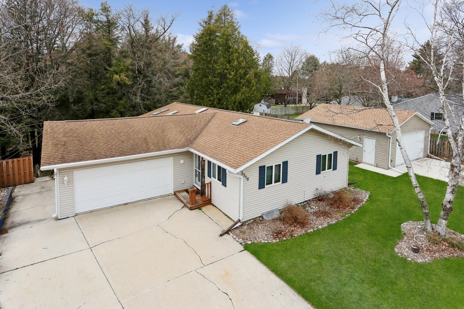 3518 Columbus Street Two Rivers, WI 54241 - Photo 3 of 32